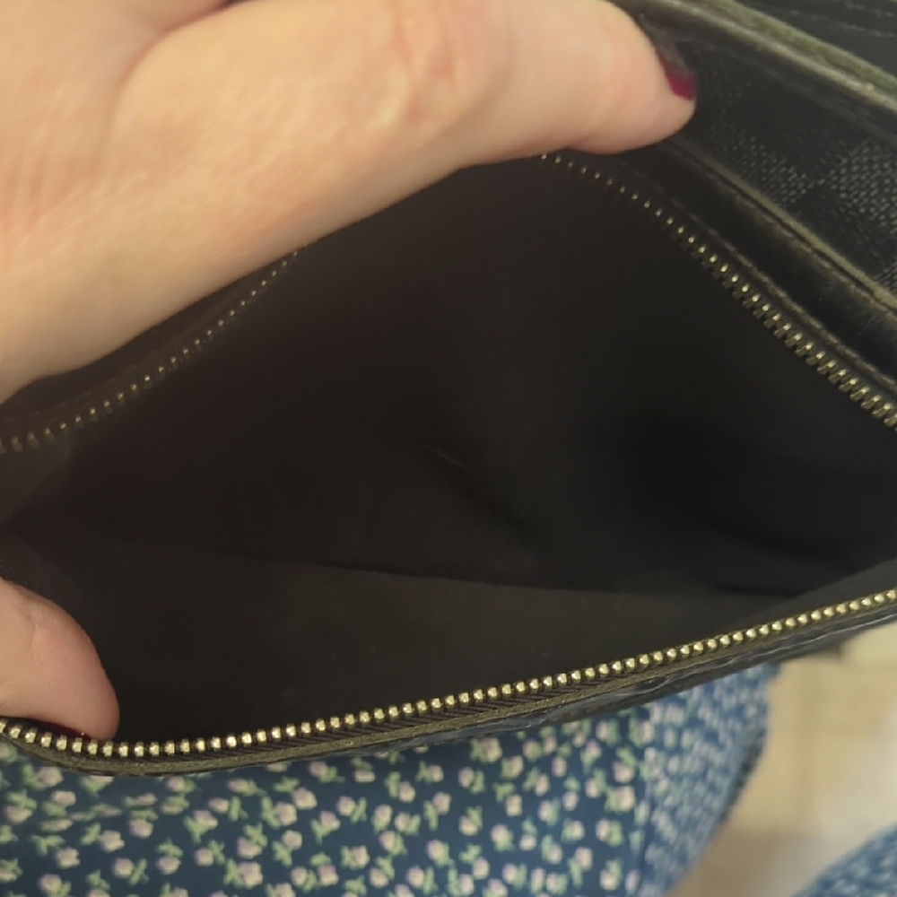 🖤 Authentic Louis Vuitton Damier Graphite Crossbody Pouch 🖤 - Picture 12 of 16